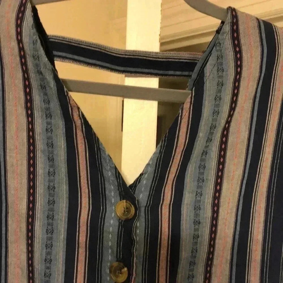 RD + koko button down blouse - Picture 4 of 9